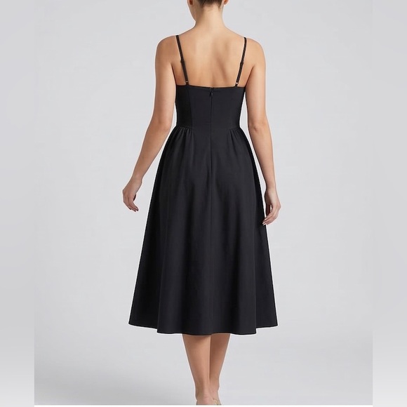 Elegant Corset-Style Midi Dress in Midnight Black - Picture 5 of 10
